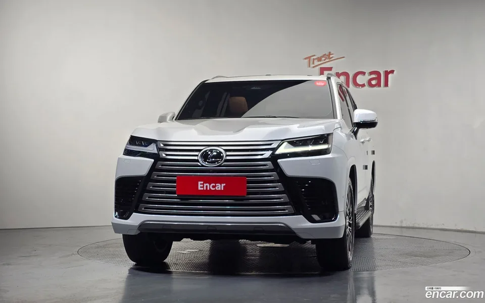 Lexus LX 700h 2025 — thumbnail 3