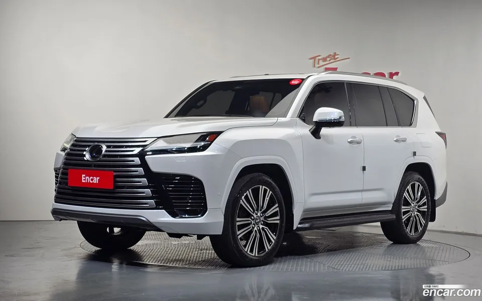 Lexus LX 700h 2025 — photo 1, buy with delivery to Moscow