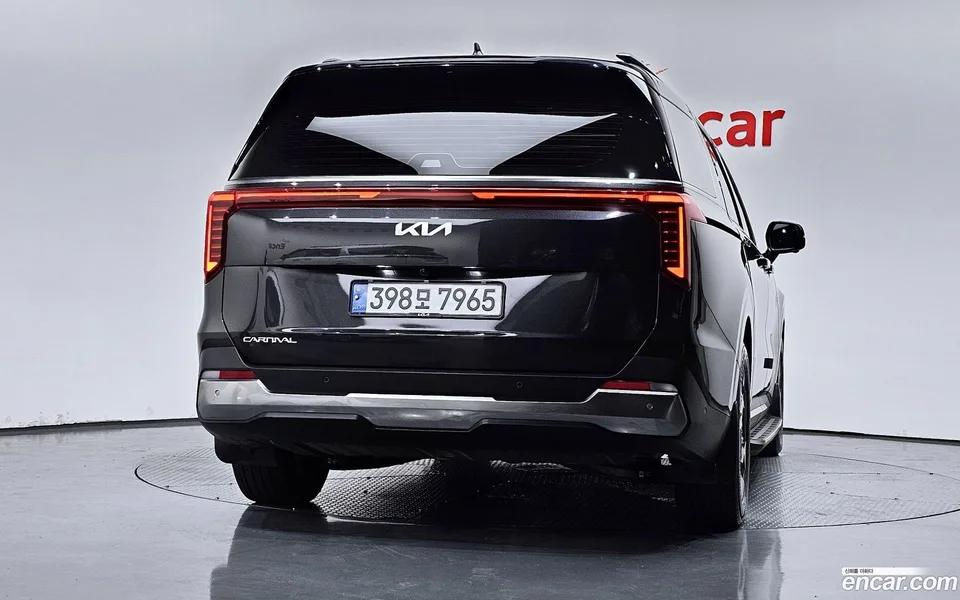 Kia Carnival 7 2024 — thumbnail 4