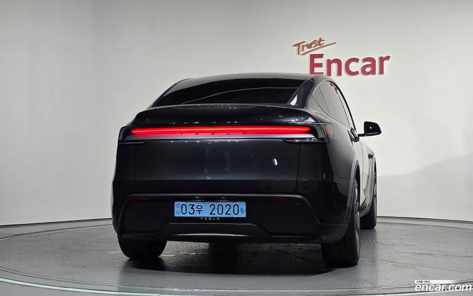 Tesla Model Y RWD 2025 — thumbnail 4