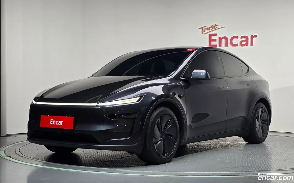 Tesla Model Y RWD 2025 — photo 1, buy with delivery to Moscow