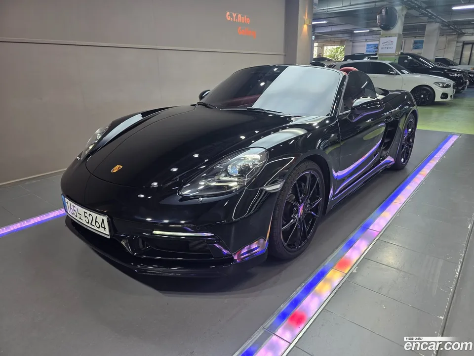 Porsche 718 Boxster 2.0 2022 — photo 1, buy with delivery to Moscow