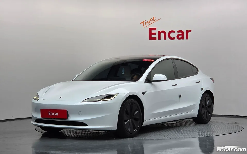 Tesla Model 3 RWD 2024 — photo 1, buy with delivery to Moscow