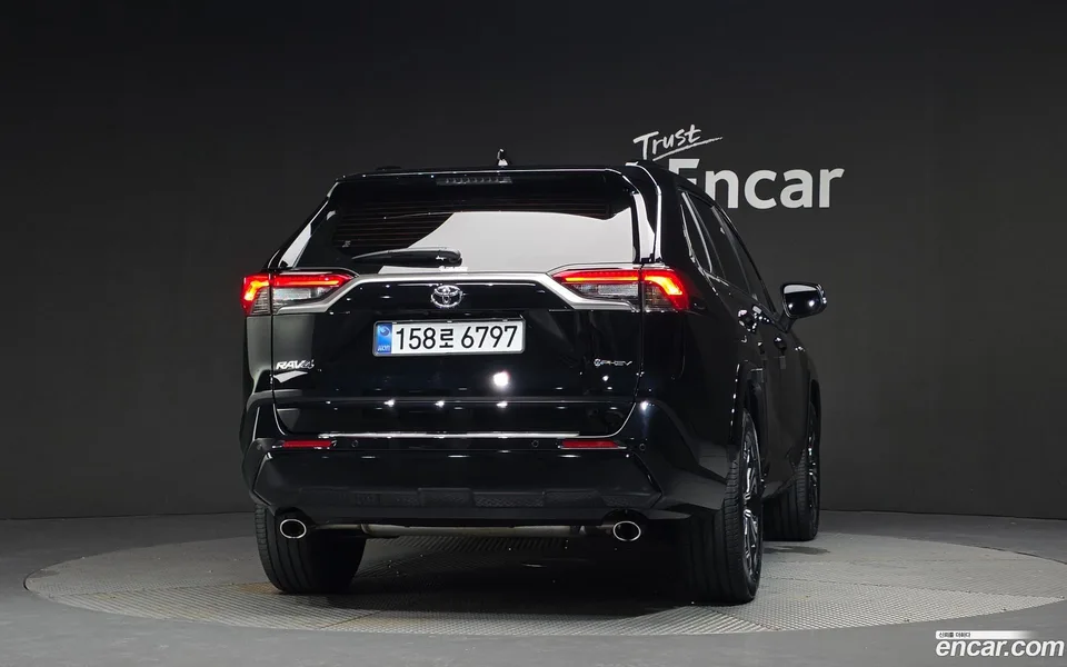Toyota RAV4 2.5 4WD PHEV XSE 2025 — thumbnail 4