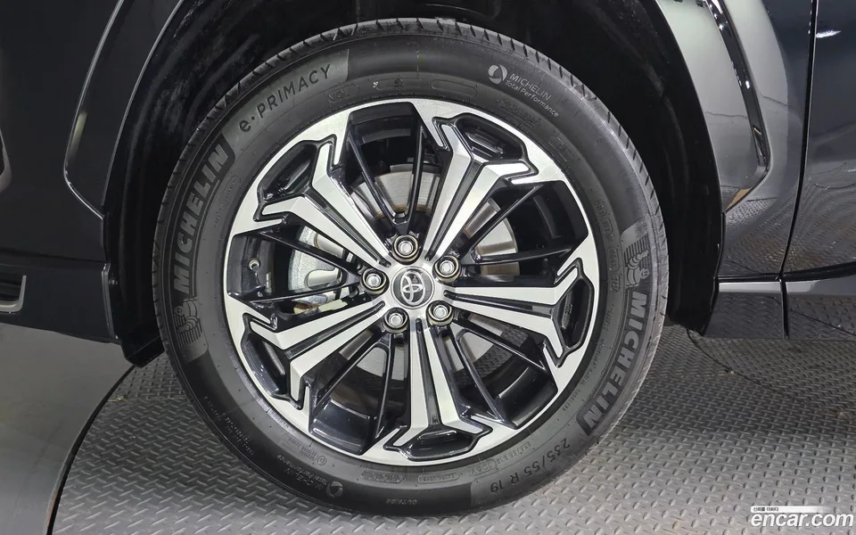 Toyota RAV4 2.5 4WD PHEV XSE 2025 — thumbnail 5