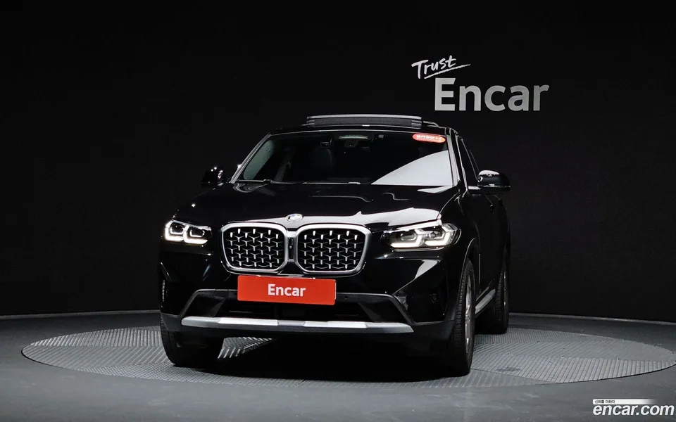 BMW X4 xDrive20i xLine 2023 — thumbnail 3