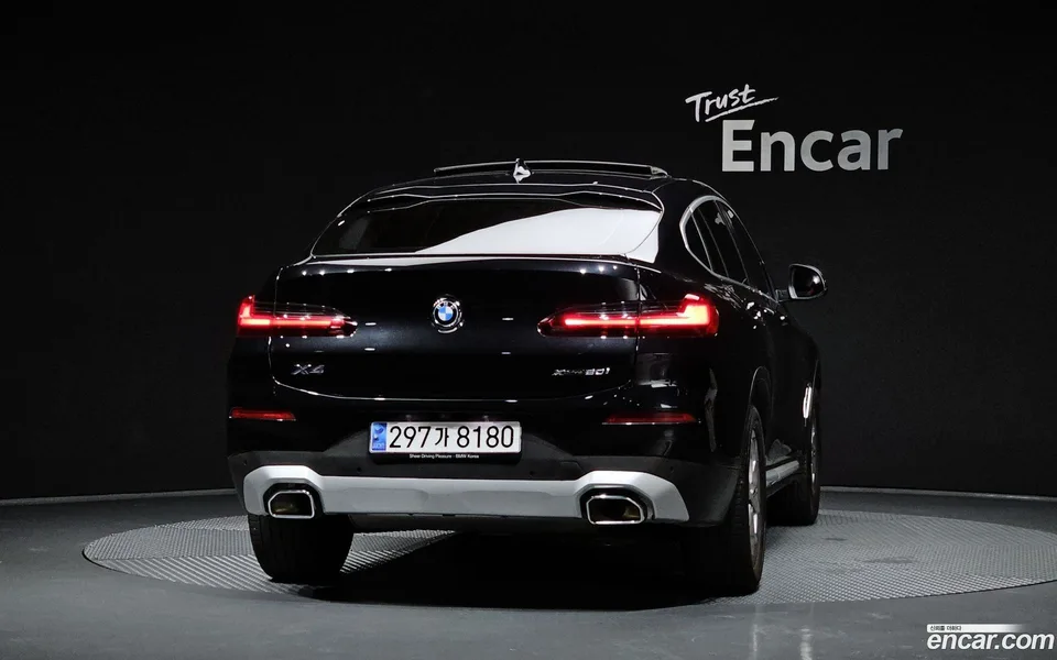 BMW X4 xDrive20i xLine 2023 — thumbnail 4