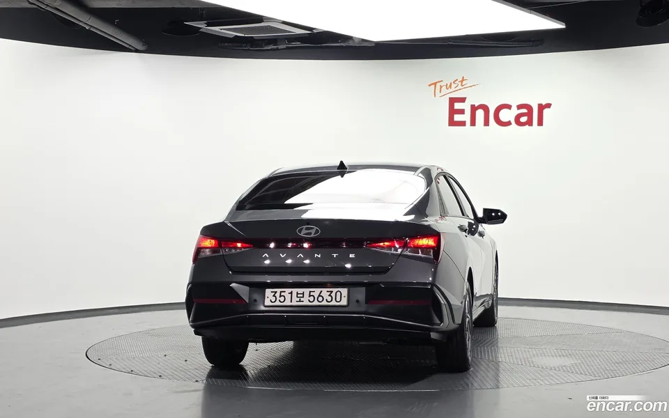 Hyundai Avante CN7 Hybrid 2024 — thumbnail 4