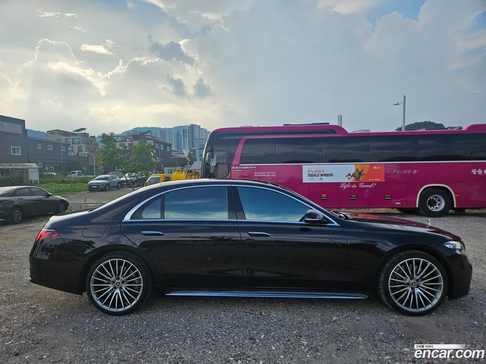 Mercedes-Benz S-Class S500L 4MATIC 2024 — thumbnail 3