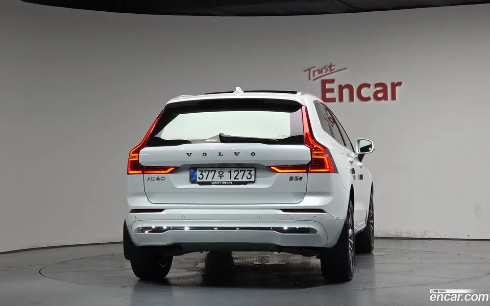 Volvo XC60 B5 2025 — thumbnail 4