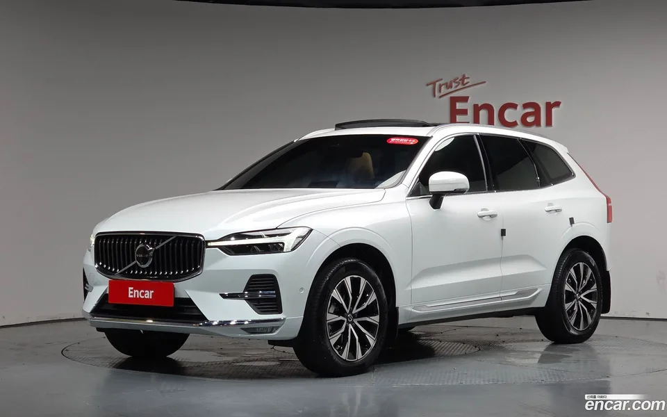Volvo XC60 B5 2025 — photo 1, buy with delivery to Moscow