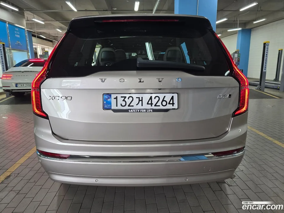 Volvo XC90 B6 2026 — thumbnail 3