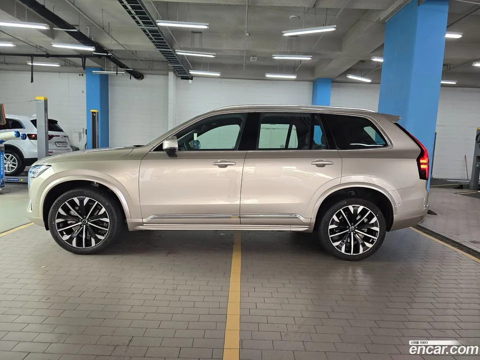 Volvo XC90 B6 2026 — thumbnail 4