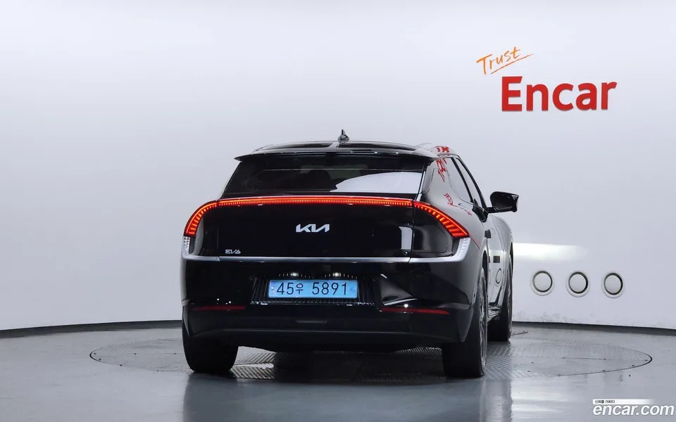 Kia EV6 2023 — thumbnail 4