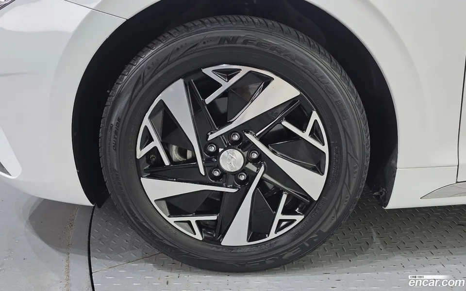 Hyundai Grandeur IG Hybrid 2022 — thumbnail 2