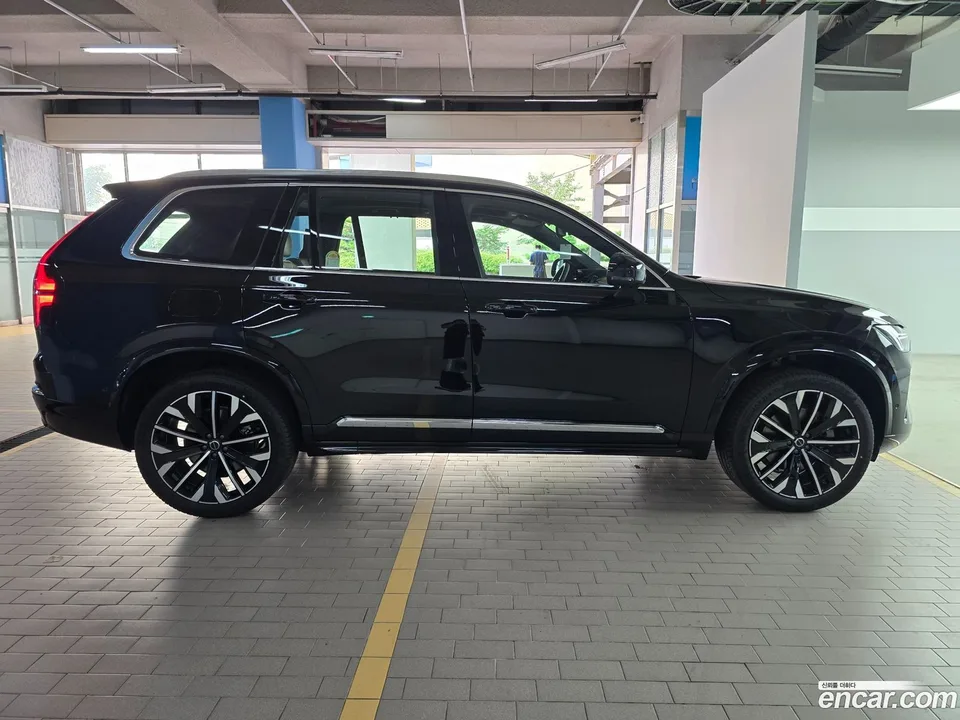 Volvo XC90 B6 2026 — thumbnail 3