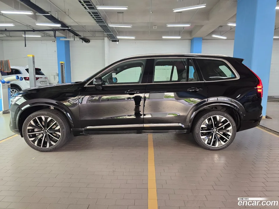 Volvo XC90 B6 2026 — thumbnail 4