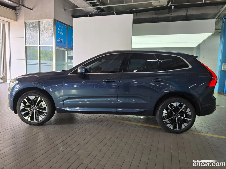 Volvo XC60 B5 2026 — thumbnail 4