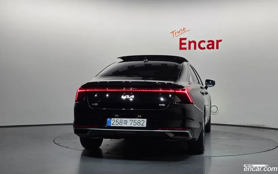 Kia K8 Hybrid 2023 — thumbnail 4