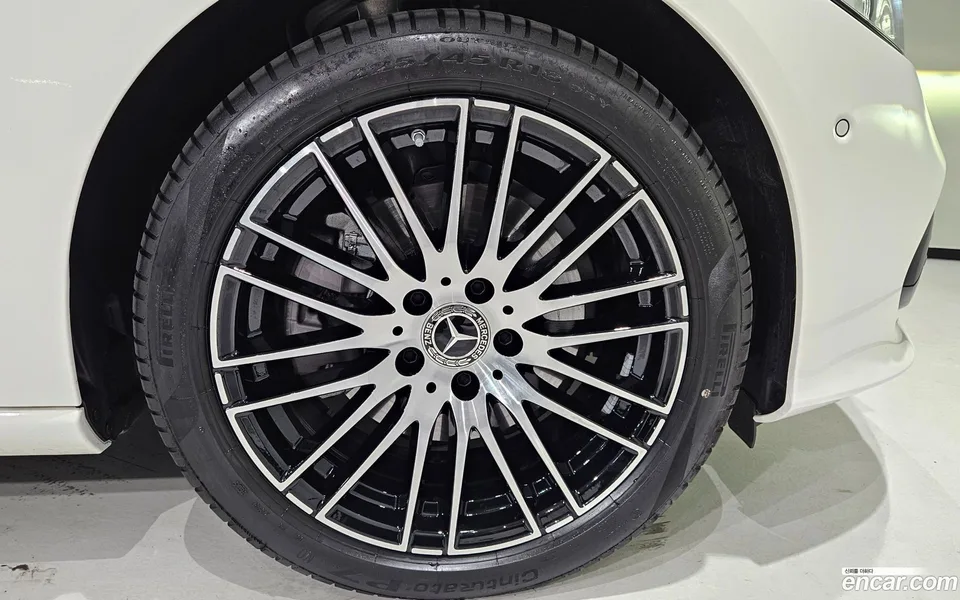 Mercedes-Benz C-Class C200 2026 — thumbnail 2