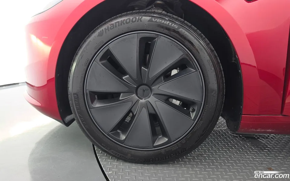 Tesla Model 3 AWD 2024 — thumbnail 2