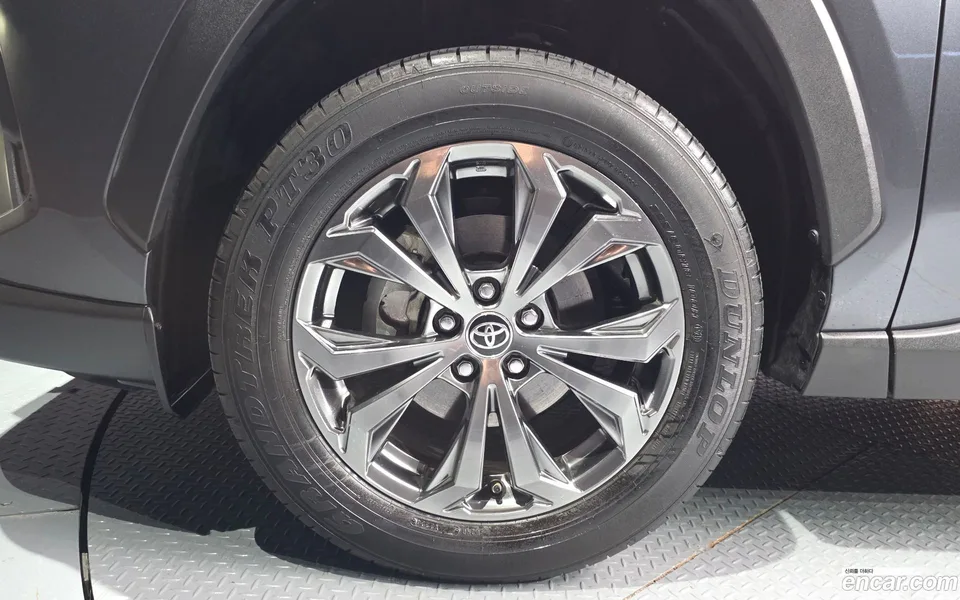 Toyota RAV4 2.5 2WD XLE 2024 — thumbnail 5