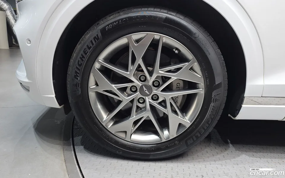 Genesis GV70 2.5T 2WD 2023 — thumbnail 2