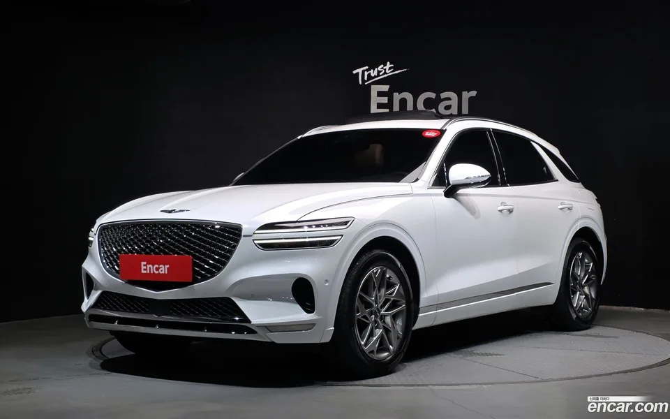 Genesis GV70 2.5T 2WD 2023 — photo 1, buy with delivery to Moscow