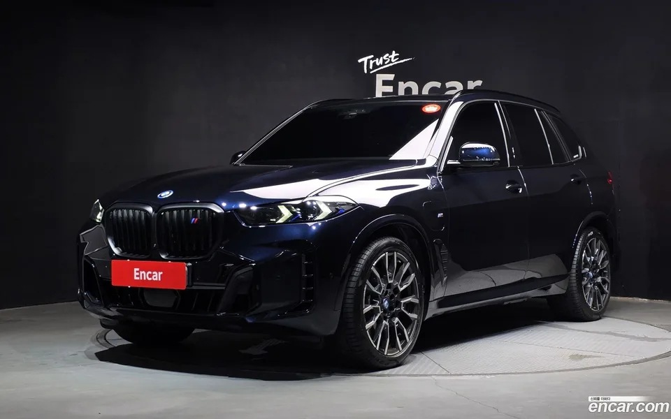 BMW X5 xDrive 50e M 2024 — photo 1, buy with delivery to Moscow
