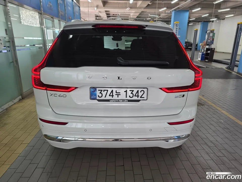 Volvo XC60 B5 2026 — thumbnail 4