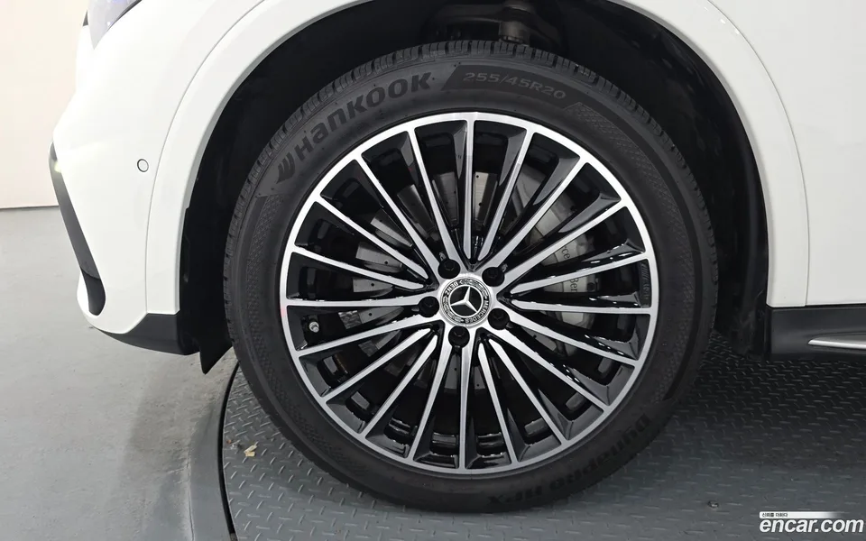 Mercedes-Benz GLC-Class GLC300 4MATIC 2024 — thumbnail 2