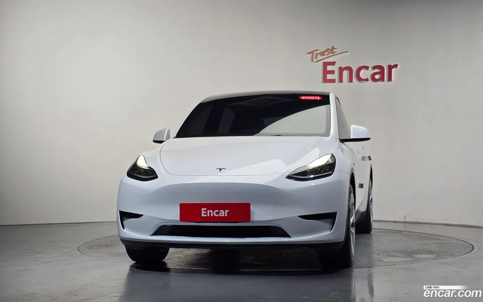 Tesla Model Y RWD 2023 — thumbnail 3