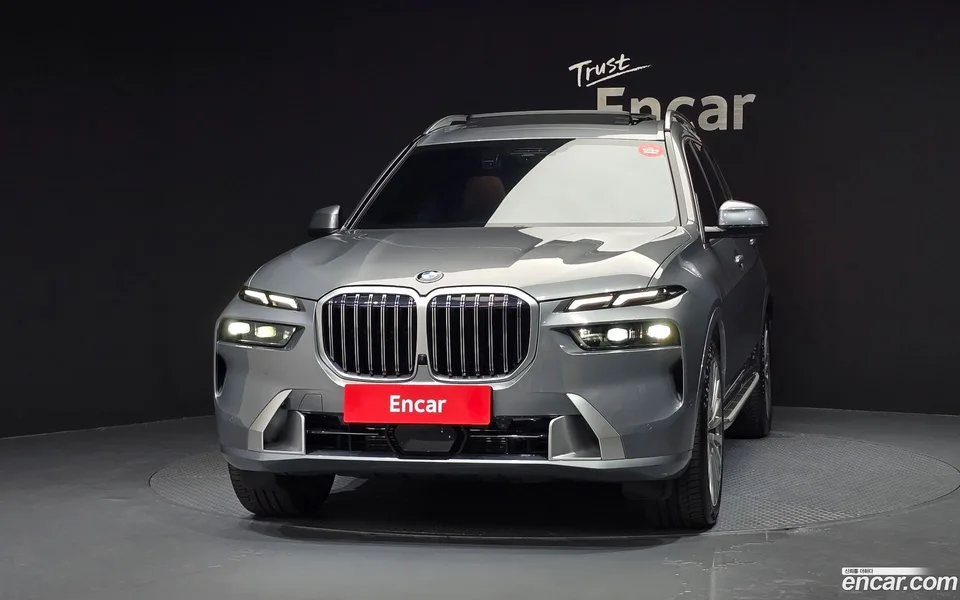 BMW X7 xDrive 40i 7 2024 — thumbnail 3
