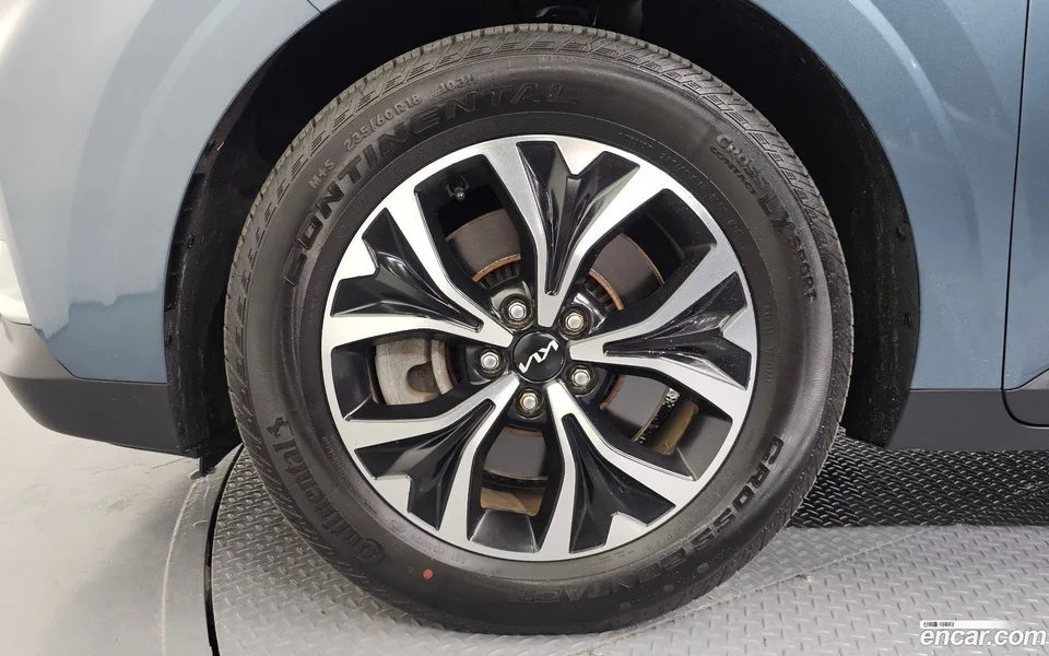 Kia Carnival 9 2023 — thumbnail 2