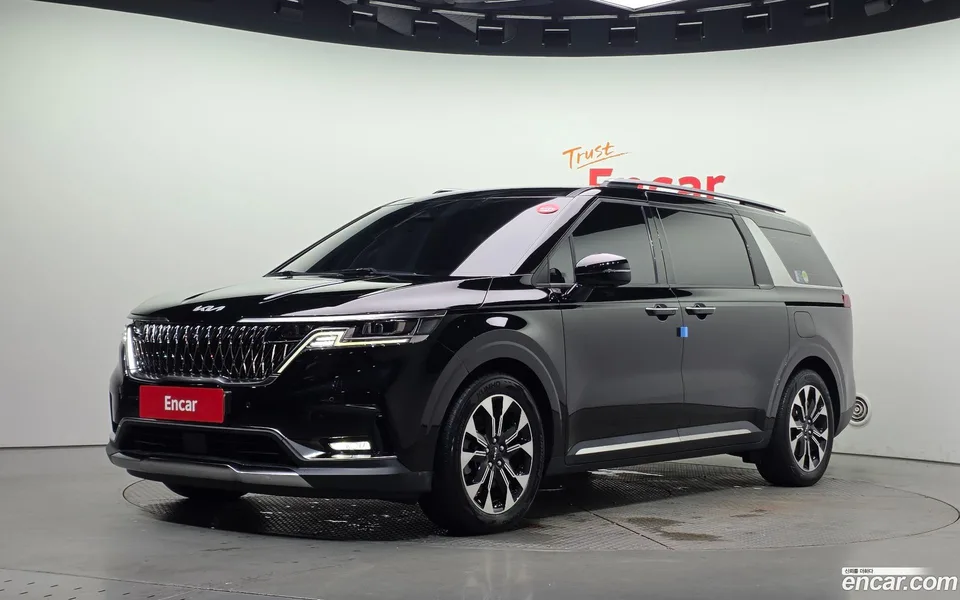 Kia Carnival 7 2022 — photo 1, buy with delivery to Moscow