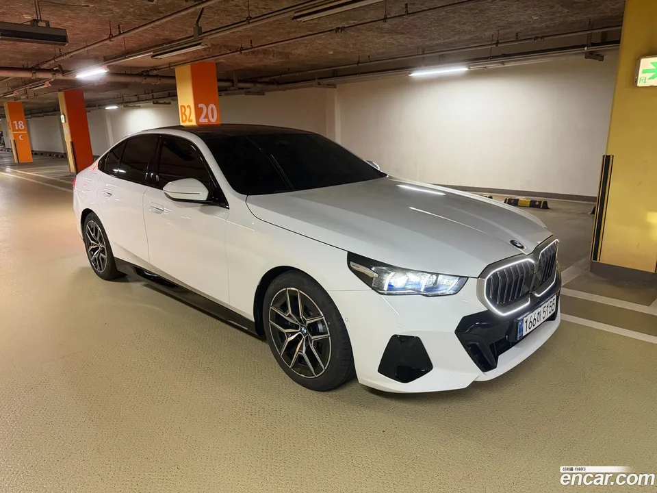 BMW 5 Series 520i M 2026 — photo 1, buy with delivery to Moscow