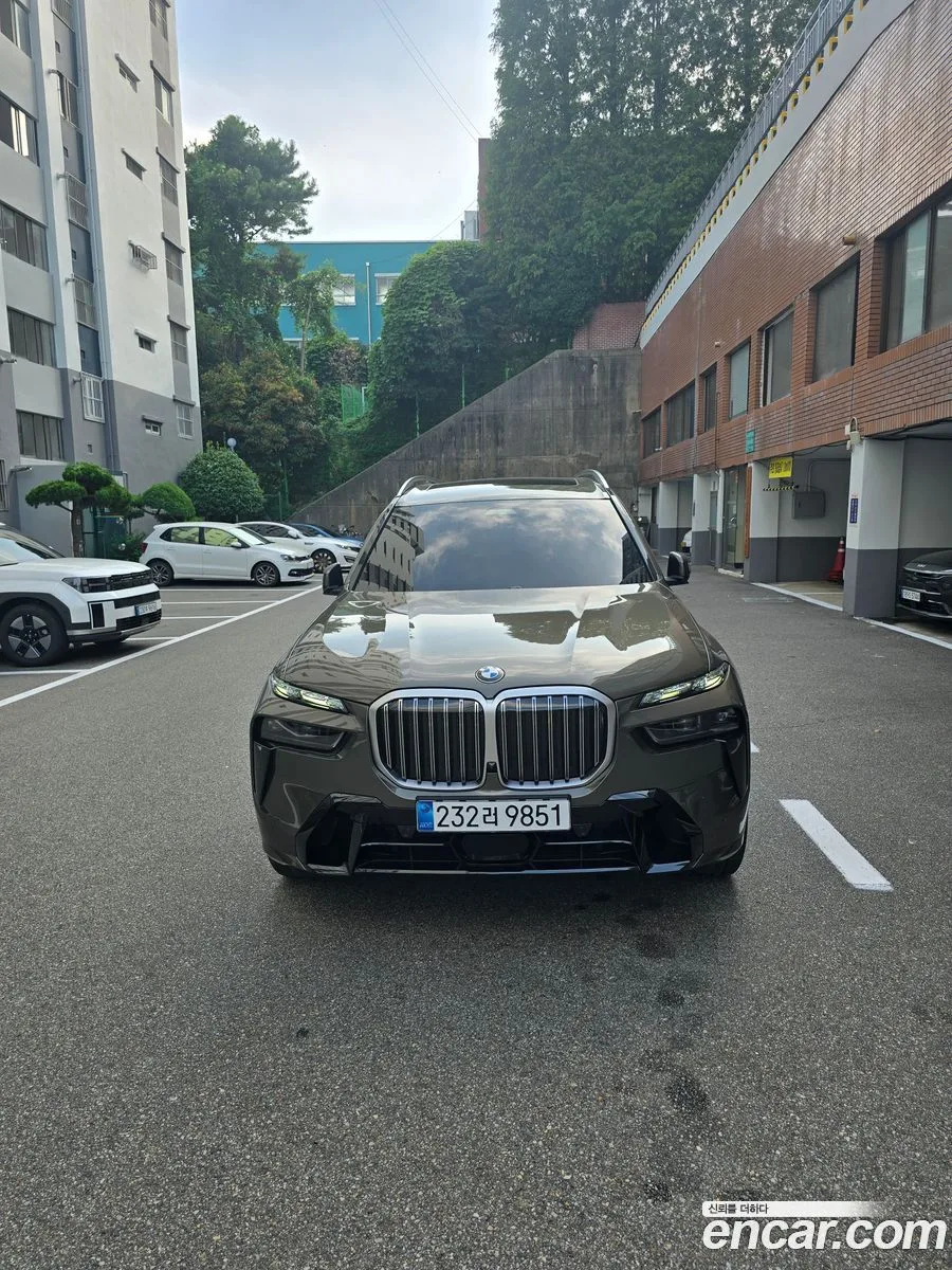 BMW X7 xDrive 40d M 7 2025 — thumbnail 3