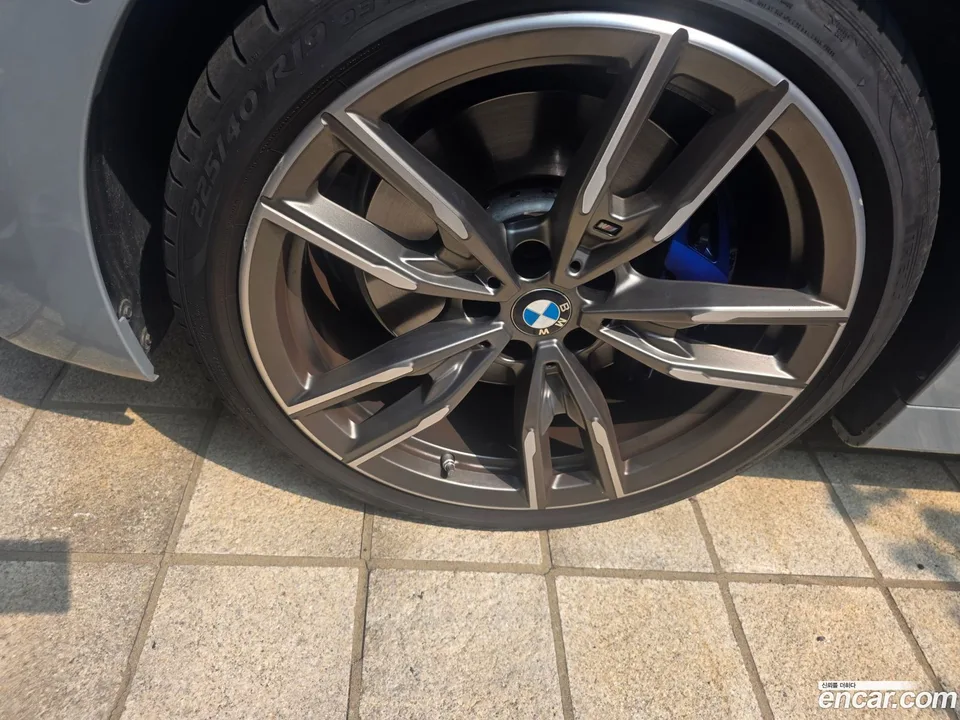 BMW 4 Series M440i xDrive 2024 — thumbnail 2