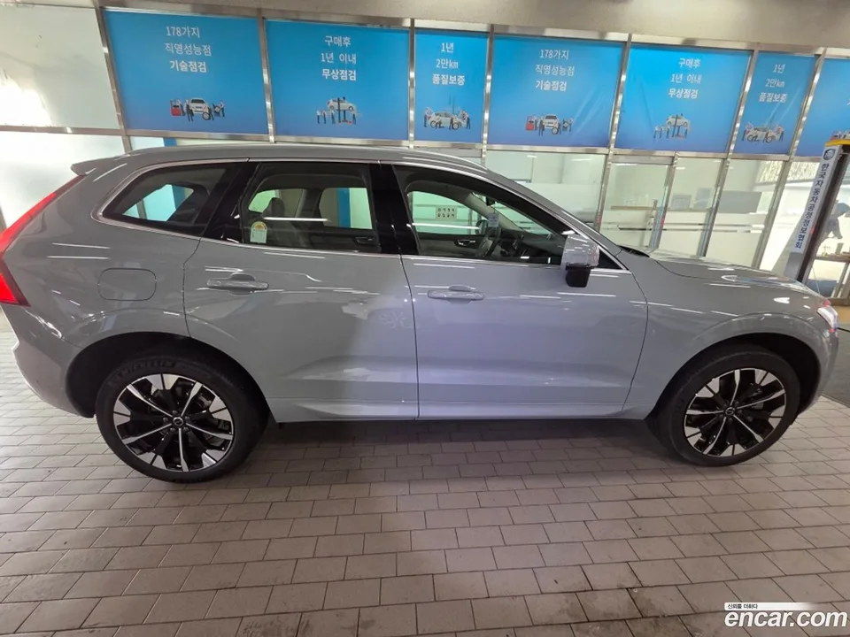 Volvo XC60 B5 2026 — thumbnail 4