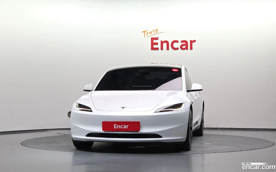 Tesla Model 3 AWD 2025 — thumbnail 3