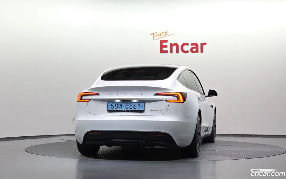 Tesla Model 3 AWD 2025 — thumbnail 4
