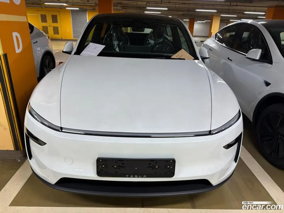 Tesla Model Y RWD 2026 — photo 1, buy with delivery to Moscow