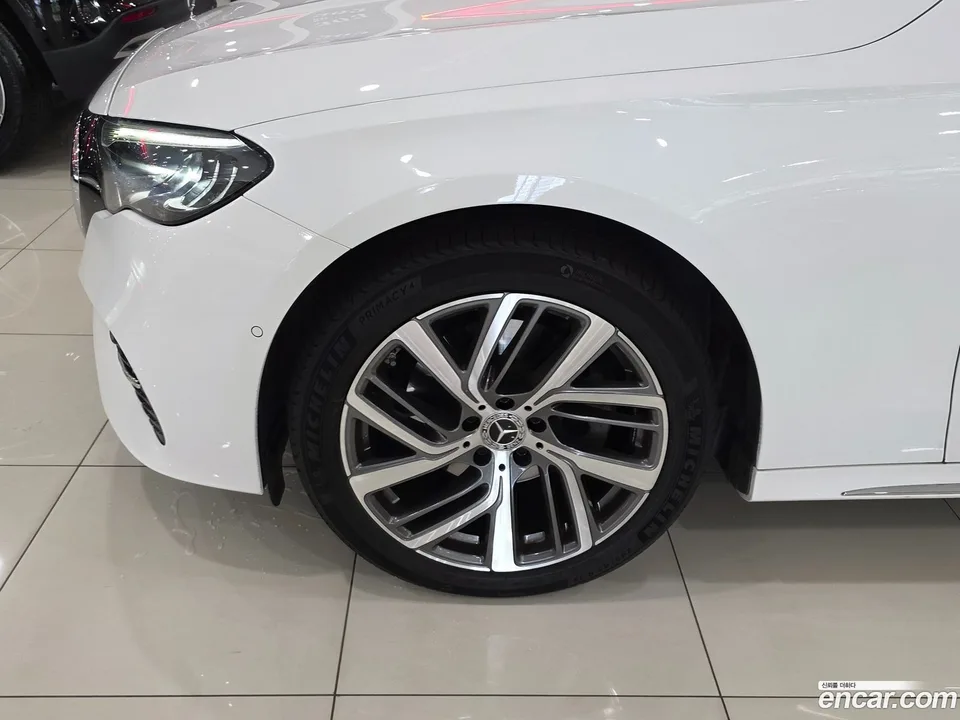 Mercedes-Benz E-Class E220d 4MATIC 2024 — thumbnail 2