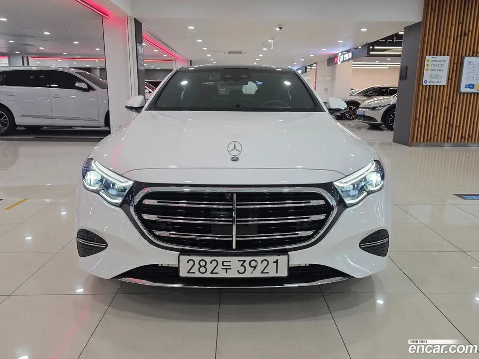Mercedes-Benz E-Class E450 4MATIC 2025 — thumbnail 3