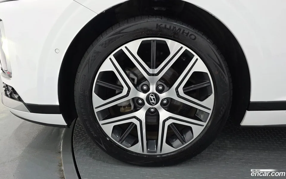 Hyundai Grandeur Hybrid 2023 — thumbnail 2