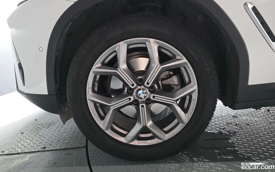 BMW X3 xDrive 20i 2023 — thumbnail 2