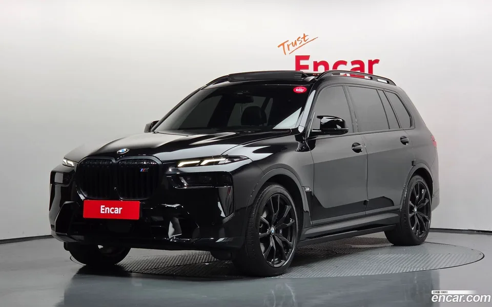 BMW X7 M60i xDrive M 6 2023 — photo 1, buy with delivery to Moscow