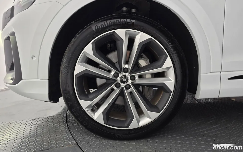 Audi Q8 (4M) 55 TFSI 2026 — thumbnail 5