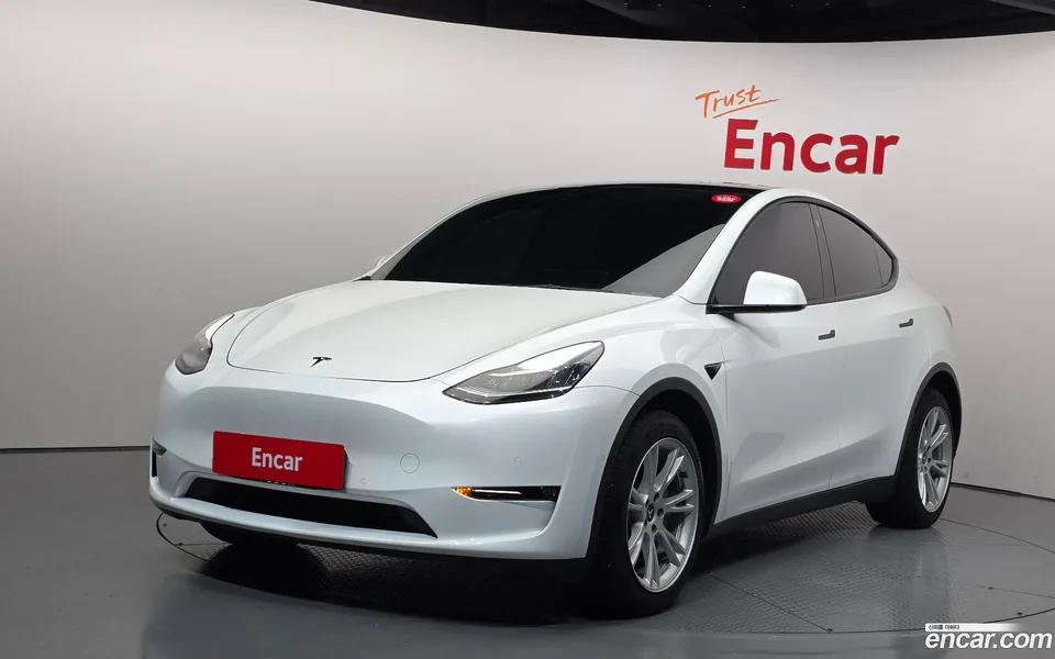 Tesla Model Y AWD 2022 — photo 1, buy with delivery to Moscow