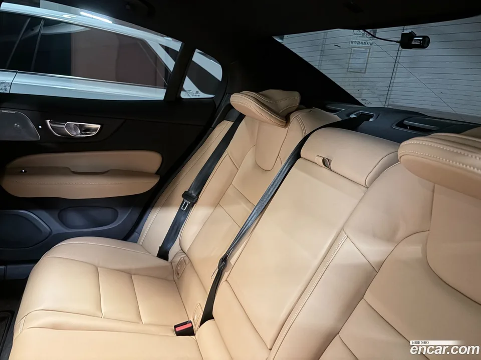 Volvo S60 B5 2025 — thumbnail 2